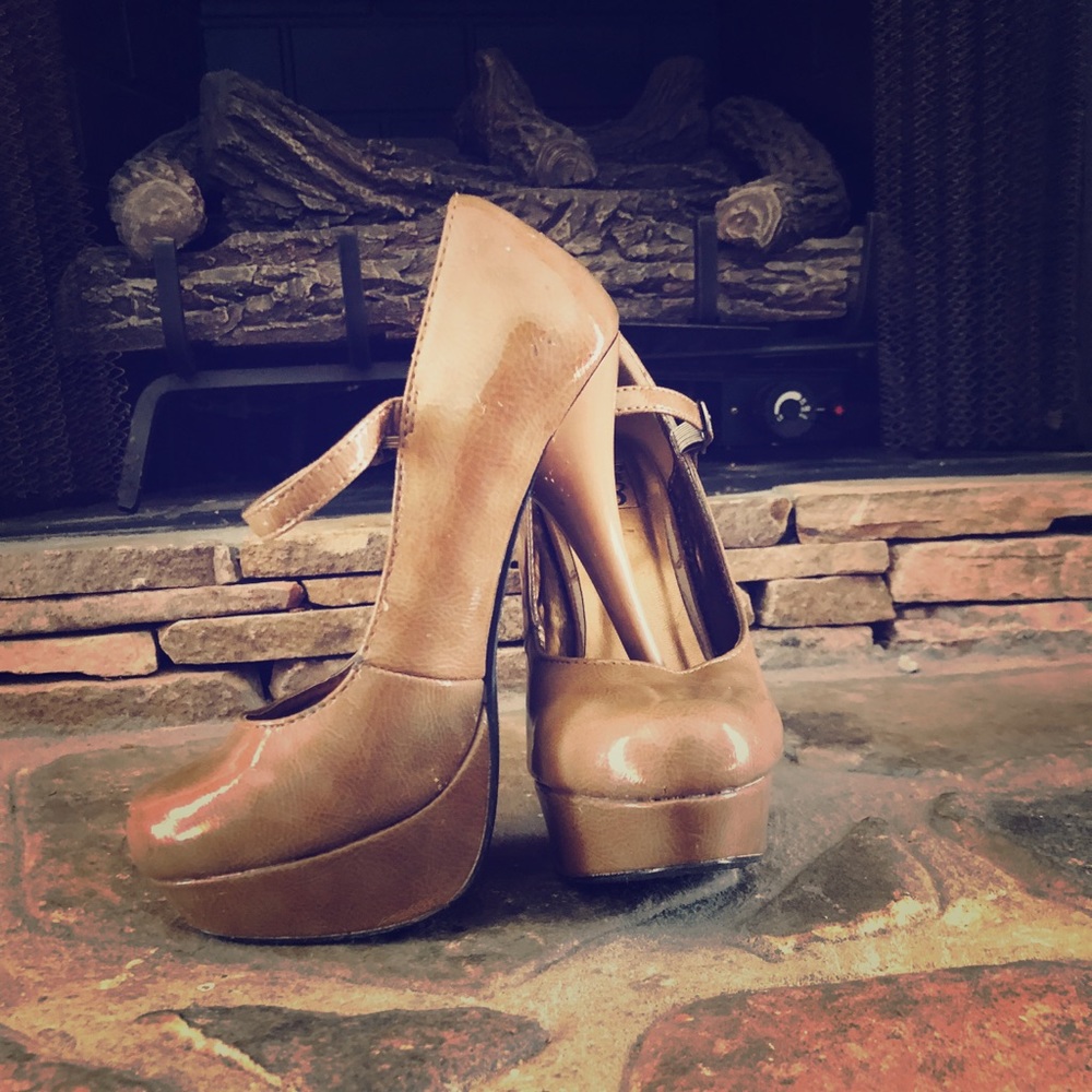 👠Nude platform heels👠